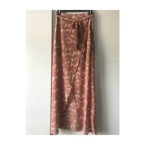 Patterned maxi skirt